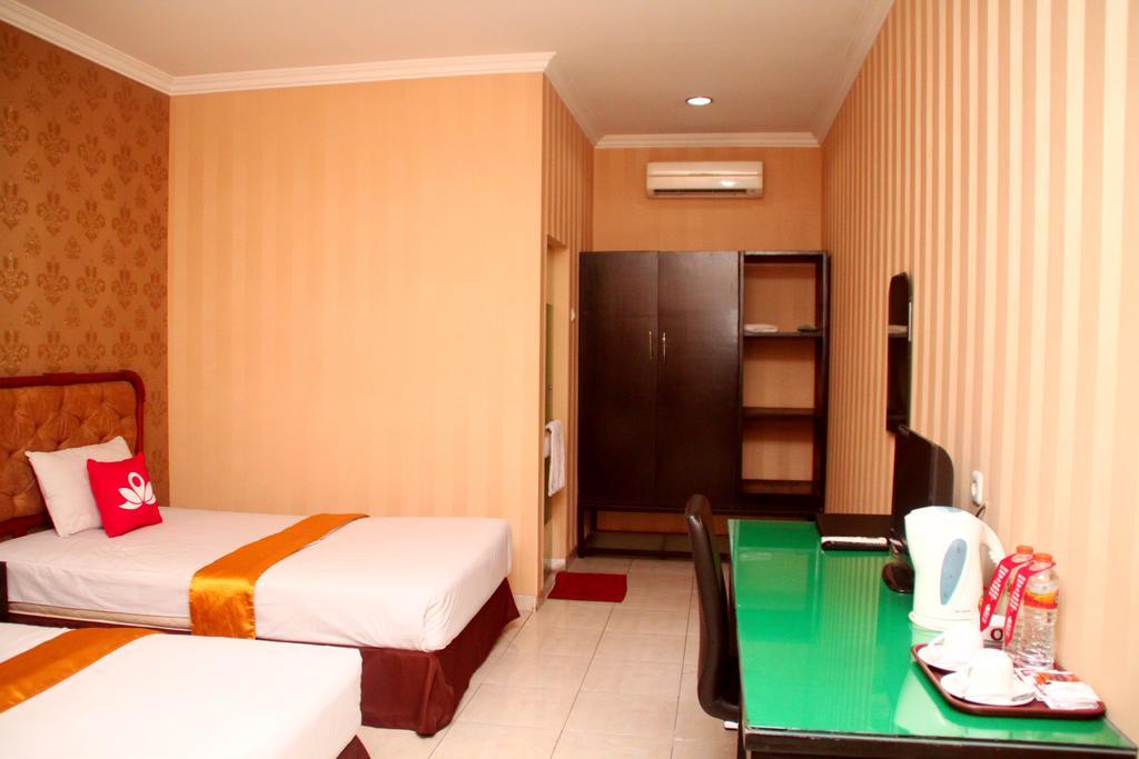 Zen Rooms Sedati Juanda Surabaya Exterior photo