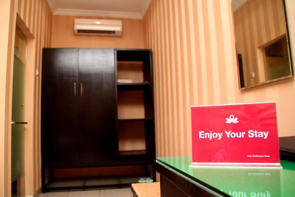 Zen Rooms Sedati Juanda Surabaya Exterior photo